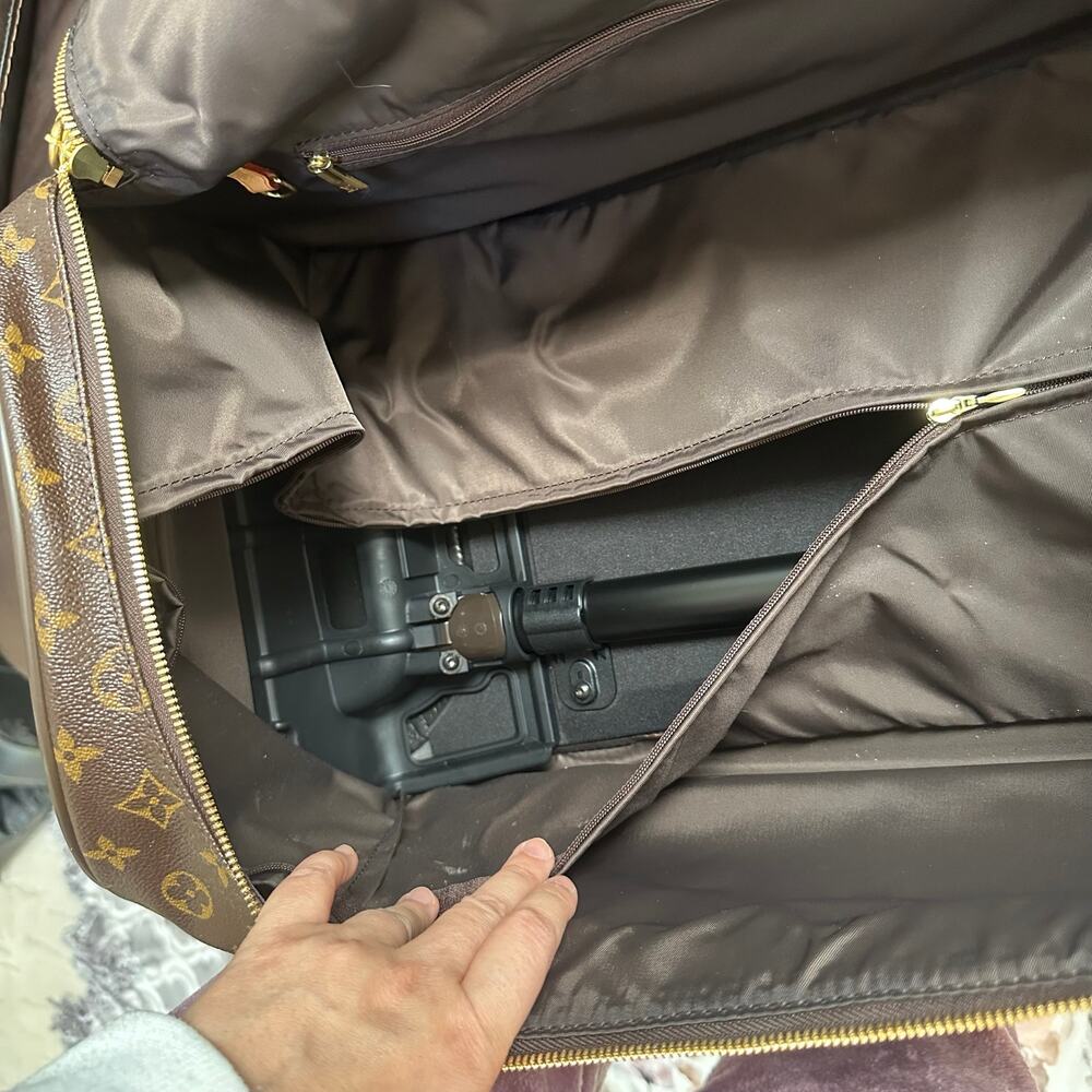Louis Vuitton Horizon Soft Duffle 55 - Picture 14 of 16